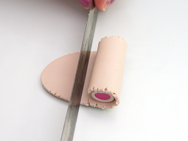 Découpage du faux bois avec la lame