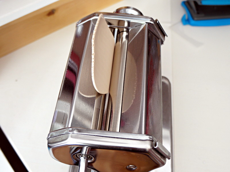 La machine à pâte permettant d'aplatir la fimo