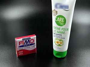Réhydrater la Fimo avec de la crême pour les mains