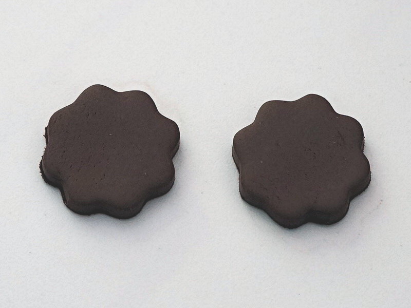 Création des 2 biscuits sandwich en Fimo marron