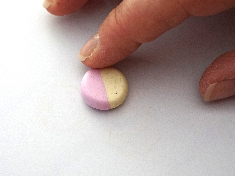 Aplatir la boule pour former un disque