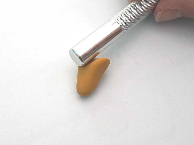 Création du cone de la glace avec de la fimo ocre