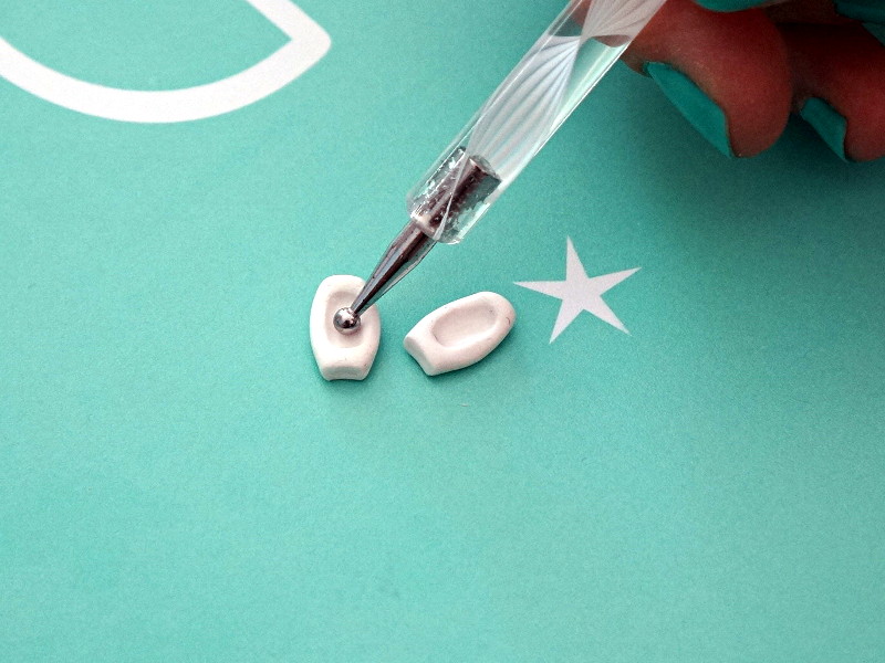 Fabrication des oreilles de lapin en Fimo