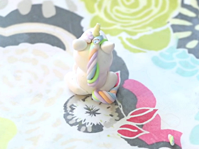 La crinière et la queue une fois montées