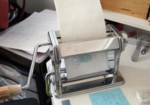 Nettoyer les rouleaux de la machine à pâte avant changement de couleur