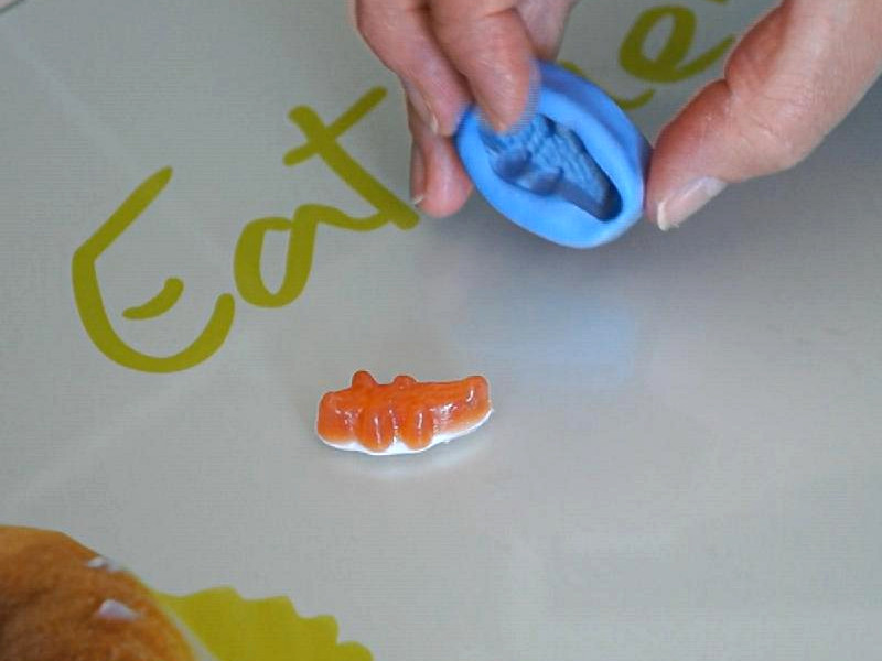 Le crocodile Fimo Haribo démoulé