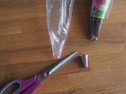 Couper l'extrémité des 2 poches