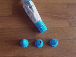 Poche à douille avec pas de vis intégré